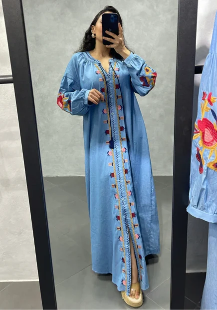 Robe Brodée Bleu Ciel