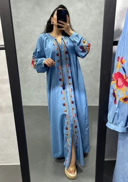 Robe Brodée Bleu Ciel